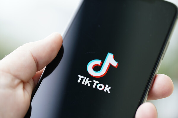 Το TikTok παρακολουθούσε χρήστες που έβλεπαν ΛΟΑΤΚΙ περιεχόμενο - Καταγγελίες εργαζομένων