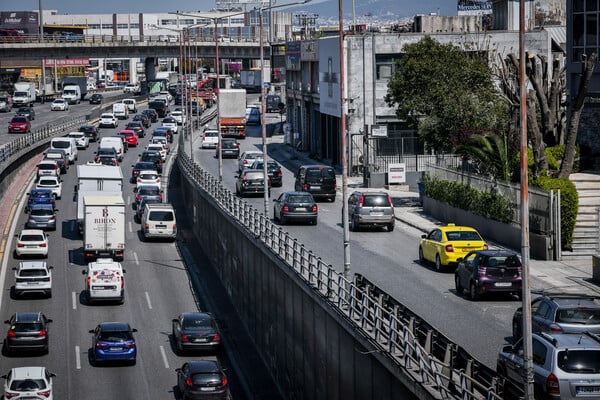 Κίνηση: Μποτιλιάρισμα στον Κηφισό λόγω καραμπόλας 4 οχημάτων