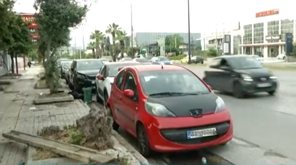 Τροχαίο δυστύχημα στη λεωφόρο Αθηνών με δύο νεκρούς- ΙΧ συγκρούστηκε με μηχανή