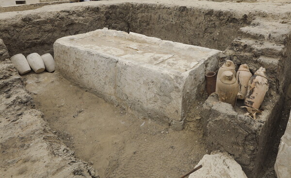 Ancient tombs and large mummification workshops unearthed in Egypt