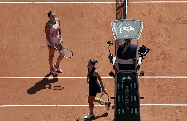 Roland Garros: Ουκρανή τενίστρια δεν έδωσε το χέρι σε Λευκορωσίδα- Και την γιούχαραν