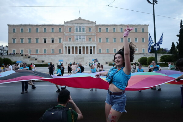 Athens Pride 2023: Η γιορτή μόλις ξεκίνησε- Εικόνες από την πορεία υπερηφάνειας