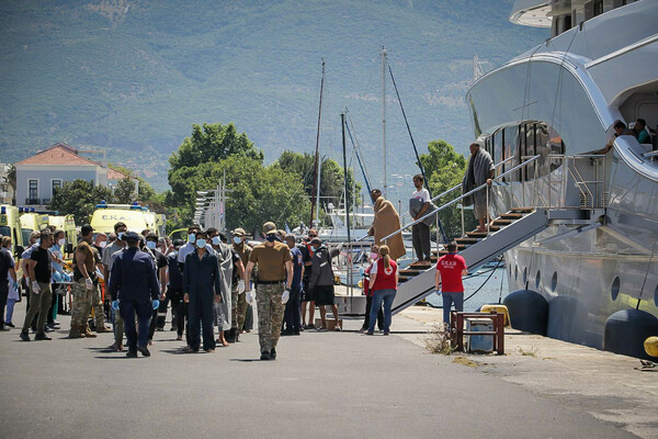 Ναυάγιο στην Πύλο: Ανακρίνονται τρία άτομα, αναφορές ακόμα και για 700 επιβαίνοντες -