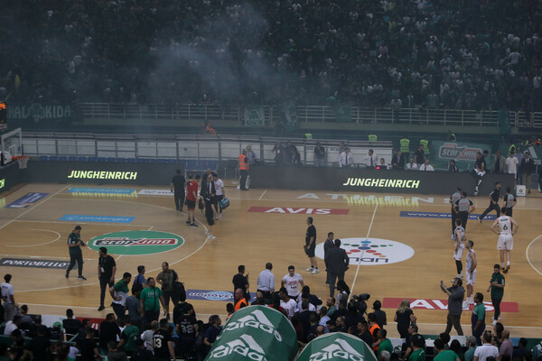 Basket League: Διακοπή στο Παναθηναϊκός - Ολυμπιακός λόγω καπνογόνων