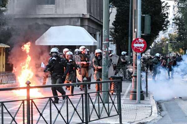 Ναύαγιο στην Πύλο: Κακουργηματική δίωξη στους συλληφθέντες για τα επεισόδια στην Αθήνα