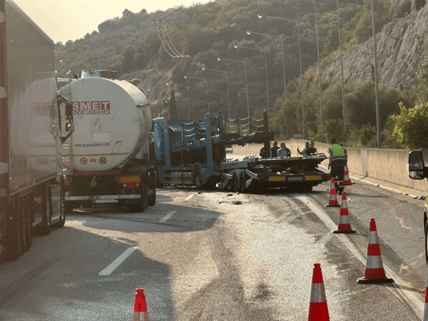 Εγνατία Οδός: Ουρές χιλιομέτρων μετά από σύγκρουση φορτηγών