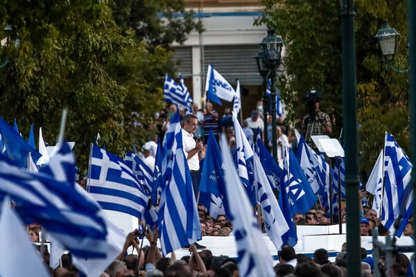 Μητσοτάκης: Να φέρουμε εκλογικό καύσωνα- Να χτυπήσουμε 40άρια και βάλε στα ποσοστά μας