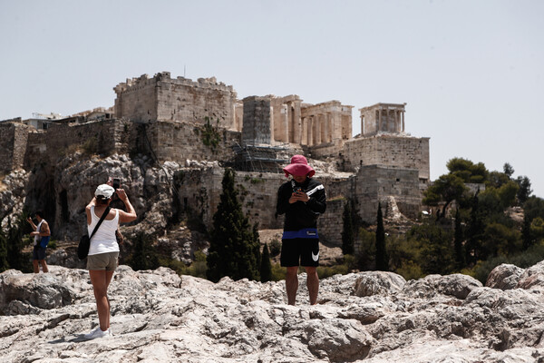 Καύσωνας «Κλέων»: Κλειστή αύριο η Ακρόπολη για έξι ώρες