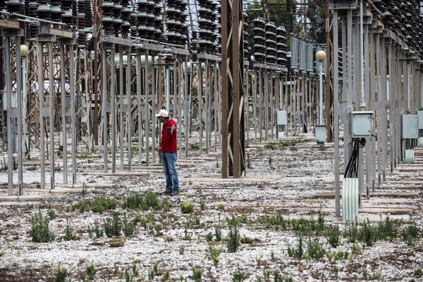 Φλώρινα: Εργαζόμενος χτυπήθηκε από το ρεύμα στην προσπάθεια του να κόψει δέντρα