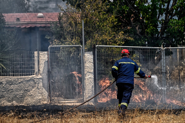 Φωτιά στο Λουτάκι: Κάηκαν πάνω από 40 σπίτια και 15.000 στρέμματα – Αρχίζουν οι καταγραφές ζημιών