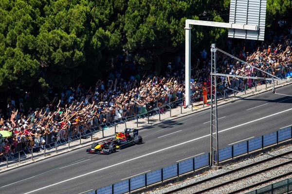 Red Bull Showrun by Alumil: Κέρδισε με το +1 σου, το χρυσό εισιτήριο για το μεγαλύτερο motorsports event στην Ελλάδα