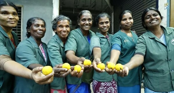 Ινδία: 11 καθαρίστριες κέρδισαν το λαχείο - Πάνω από 1 εκατ. δολάρια