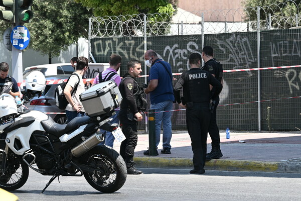 Πυροβολισμοί στον Κολωνό με έναν τραυματία - Μετά από καταδίωξη