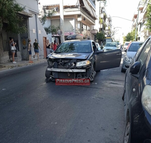 Νίκαια: Σοβαρό τροχαίο προκάλεσε αναστάτωση σε γειτονιά - «Καθημερινότητα τα ατυχήματα στο σημείο»