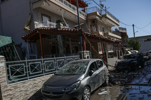 Ισχυρή έκρηξη στον Ασπρόπυργο - Ζημιές σε σπίτια και οχήματα 