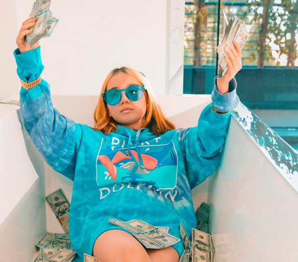 Πέθανε η 14χρονη Influencer Lil Tay και ο αδελφός της