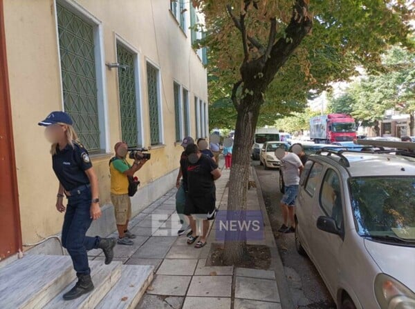 Νέα Φιλαδέλφεια: «Είχαμε το μαχαίρι για να κόβουμε τρόφιμα» ισχυρίστηκαν οι Ρούμανοι συλληφθέντες 