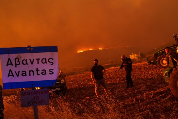 Φωτιά στην Αλεξανδρούπολη: Φωτογραφίες από το πύρινο μέτωπο- Φλόγες παντού