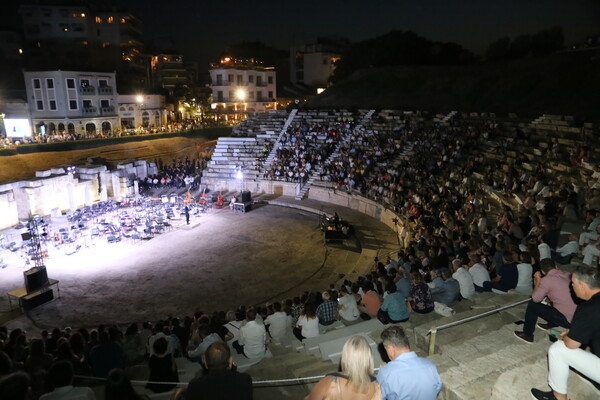 Το αρχαίο θέατρο της Λάρισας άνοιξε για το κοινό μετά από 22 και πλέον αιώνες