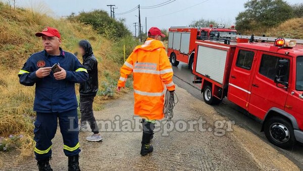 Κακοκαιρία Daniel: Η στιγμή διάσωσης οδηγού από ορμητικά νερά στη Λαμία