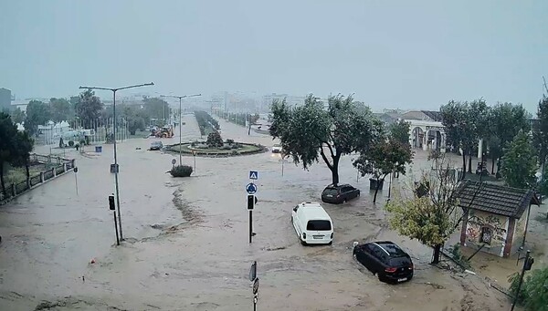 Κακοκαιρία - Βόλος: Απαγόρευση κυκλοφορίας, εικόνες καταστροφής - Ένας νεκρός και ένας αγνοούμενος