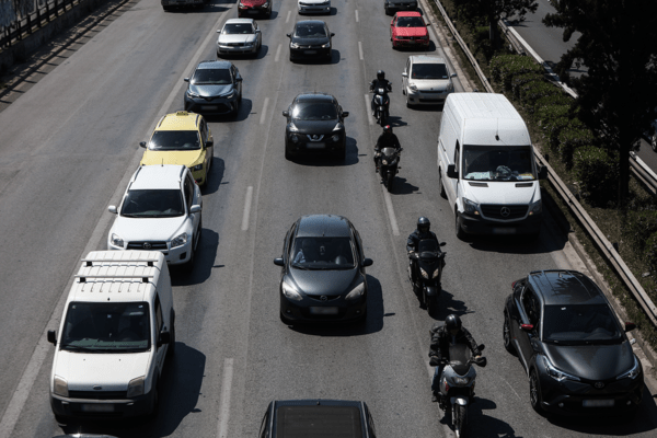 Κίνηση στους δρόμους: Ιδιαίτερα αυξημένη σε αρκετά σημεία του οδικού δικτύου