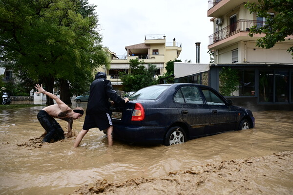 Κακοκαιρία: Xωρίς πόσιμο νερό για 9η ημέρα ο Βόλος