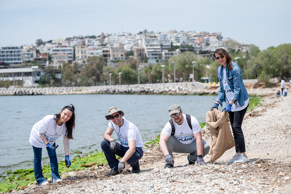 “My Βeach. Our Planet”: Γίνε κι εσύ εθελοντής στους καθαρισμούς παραλιών της Αττικής, το Σάββατο 16 και την Κυριακή 17 Σεπτεμβρίου