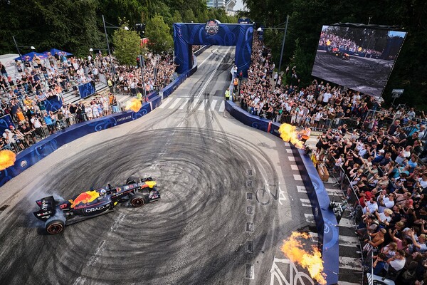 RED BULL SHOWRUN BY ALUMIL: Το countdown ξεκινά