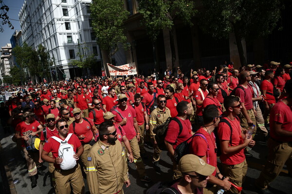 «Ή τα κέρδη τους ή οι ζωές μας»- Μαζική συμμετοχή στη συγκέντρωση στο Σύνταγμα