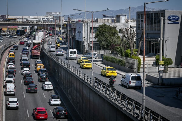 Τροχαίο δυστύχημα με έναν νεκρό στον Κηφισό - Ουρές χιλιομέτρων