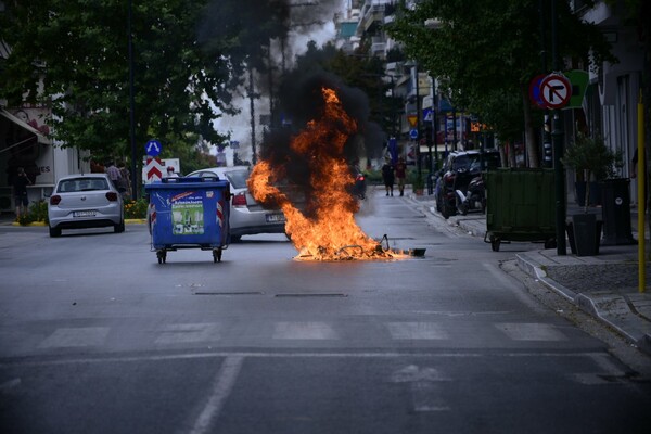 Επεισόδια και χημικά στη Λάρισα κατά την πανθεσσαλική πορεία διαμαρτυρίας