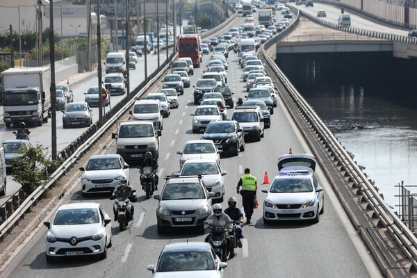 Νέα μέτρα για το κυκλοφοριακό στον Κηφισό- Γερανοί και περιπολίες με μοτοσικλέτες