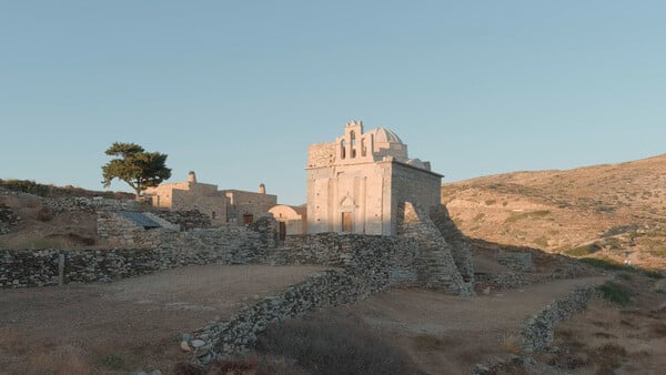 Μπορούν οι Κυκλάδες να αποκτήσουν ξανά την ταυτότητά τους;