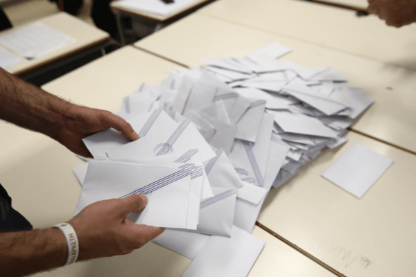 Δημοτικές- Περιφερειακές εκλογές 2023: Οι «γαλάζιες» ήττες και τα πολιτικά μηνύματα