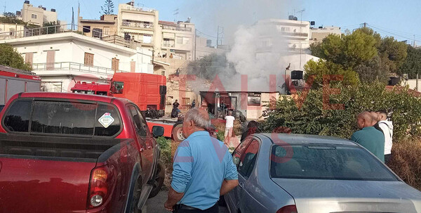 Ηράκλειο: Φωτιά σε αποθήκη στην περιοχή Κατσάμπας