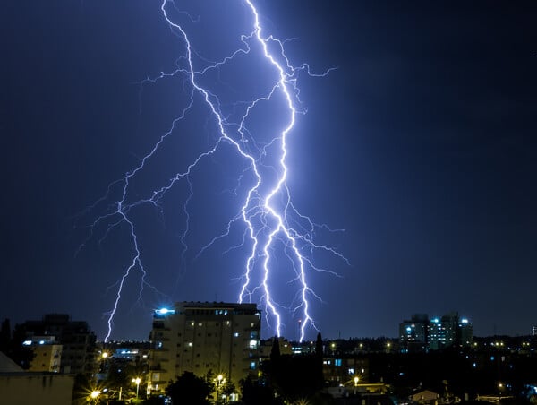 Πού θα «χτυπήσει» η κακοκαιρία τύπου Π της επόμενες ώρες - Live η πορεία της