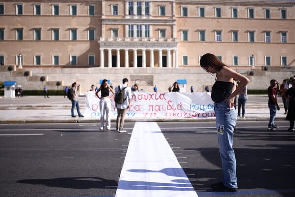 Στιγμιότυπα από το εκπαιδευτικό συλλαλητήριο στην Αθήνα