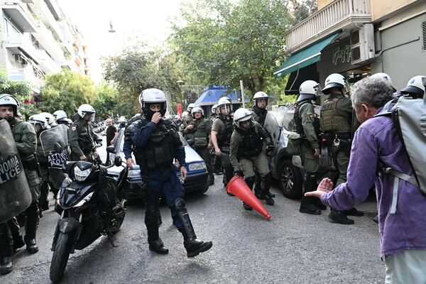 Νέα ένταση στα Εξάρχεια για τη κοπή των δέντρων