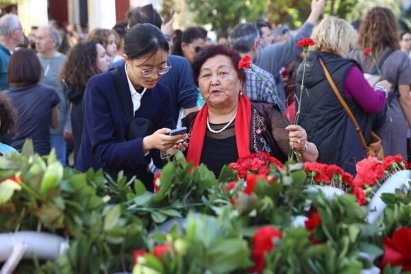 Εικόνες από το Πολυτεχνείο 50 χρόνια μετά