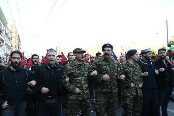 Ξεκίνησε η πορεία για τα 50 χρόνια από την εξέγερση του Πολυτεχνείου