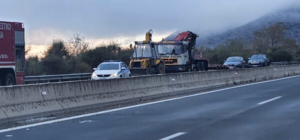 Κοζάνη: Φωτιά σε νταλίκα στην Εγνατία 