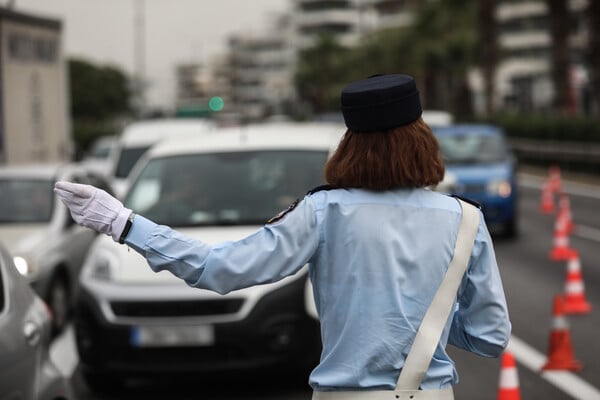 Κυκλοφοριακές ρυθμίσεις την Πέμπτη στην Λεωφόρο Λαυρίου