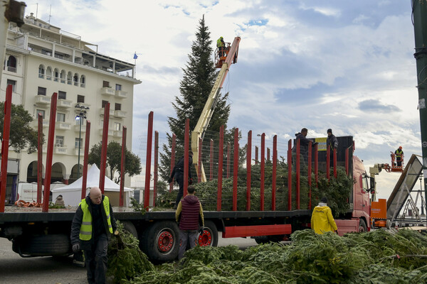 Η Θεσσαλονίκη προετοιμάζεται για τα Χριστούγεννα