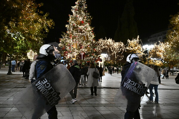 Επέτειος δολοφονίας Γρηγορόπουλου: Σε εξέλιξη πορεία στο κέντρο, κλειστοί δρόμοι