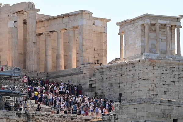 Απεργία αύριο στην Ακρόπολη - Τι ζητούν οι αρχαιοφύλακες 