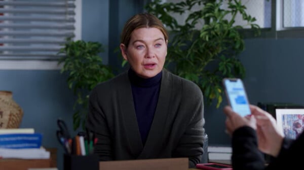 Η Έλεν Πομπέο επιστρέφει ως Meredith Grey στην 20η σεζόν του Grey's Anatomy