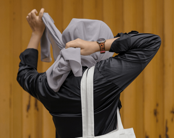 Ιράν: Γυναίκα καταδικάστηκε σε 74 μαστιγώσεις επειδή δεν φορούσε χιτζάμπ