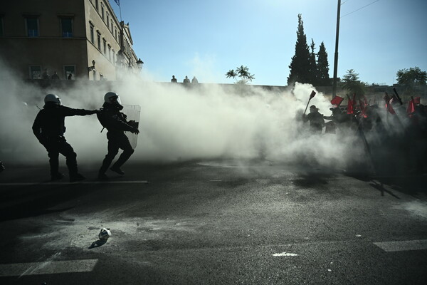 Επεισόδια στο πανεκπαιδευτικό συλλαλητήριο στο κέντρο της Αθήνας