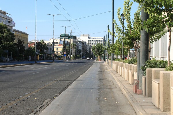 Τροχαίο στη Βασιλίσσης Σοφίας - Μοτοσυκλέτα παρέσυρε πεζή